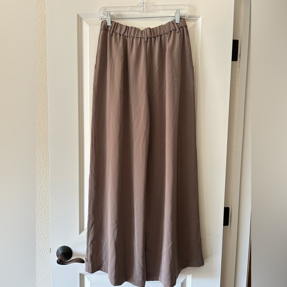 NWOT High-Waisted Tan Palazzo Pants Size M - Picture 3 of 5